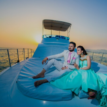 Sunset Photoshoot in Goa? 7 Reasons why you should do it on a yacht