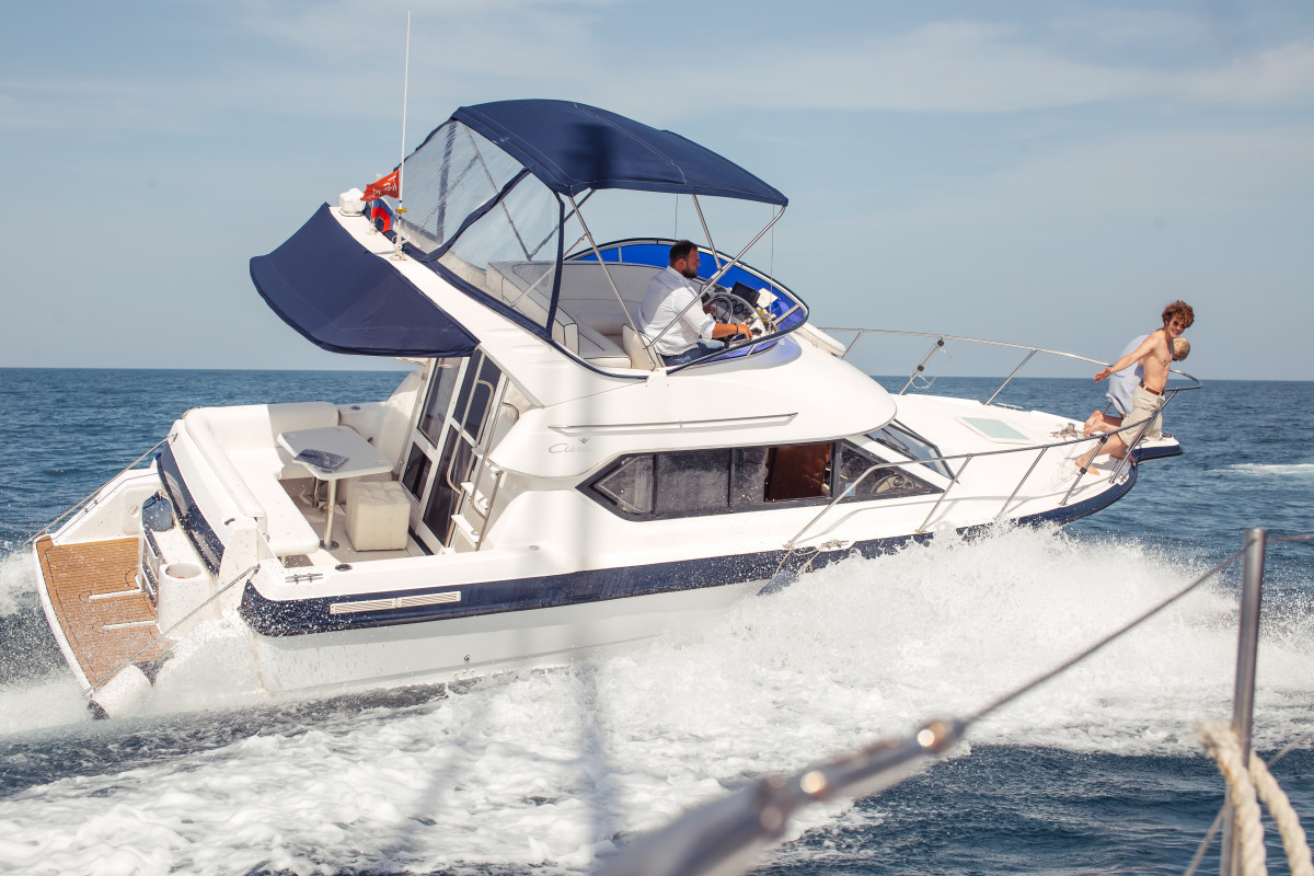 Bayliner Discovery 288 Yacht