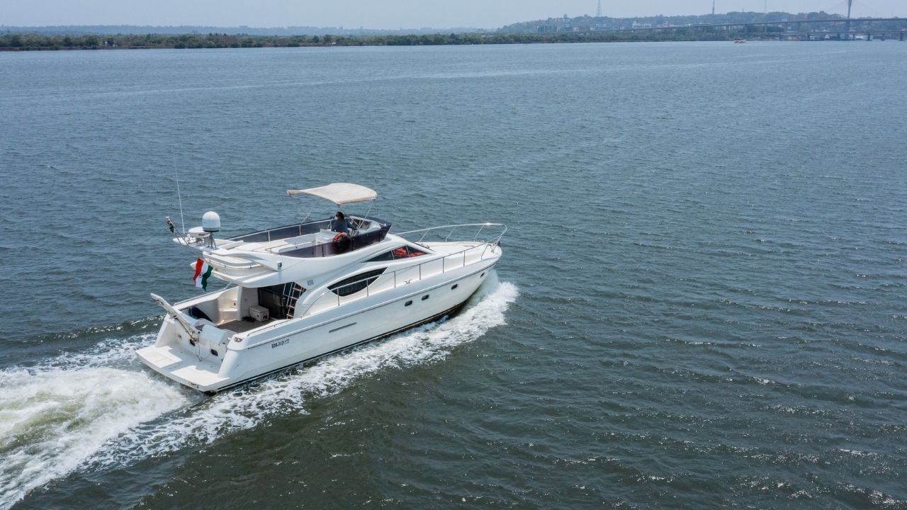 Ferretti 460